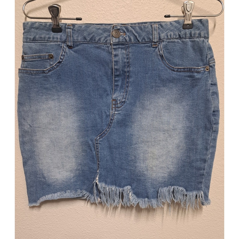 Love Tree Denim Distressed Mini Skirt Womens Small Blue Stretch Jean Skirt
